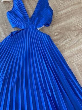 Abercrombie & Fitch Royal Blue Pleated V-Neck Prom Dress